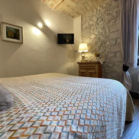 Pesculum Nel Borgo بيت للعطل