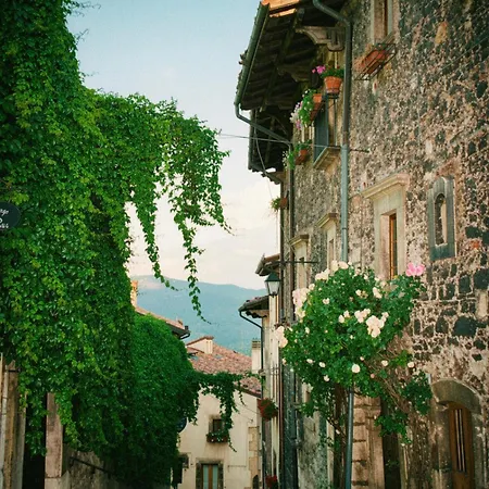 Pesculum Nel Borgo * ペスココスタンツォ